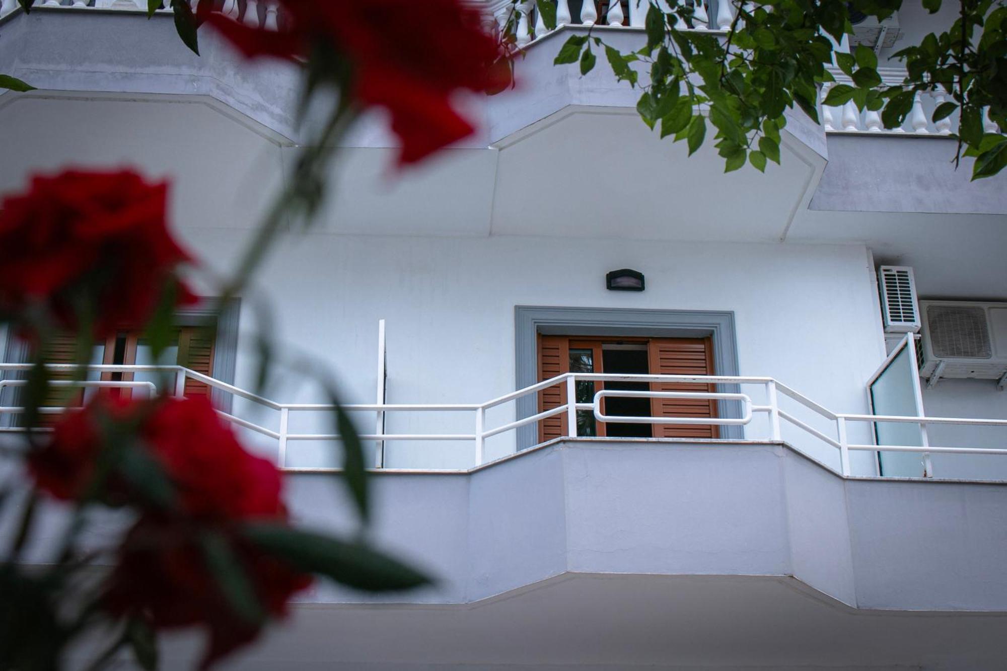 Hotel Fron ساراندا المظهر الخارجي الصورة