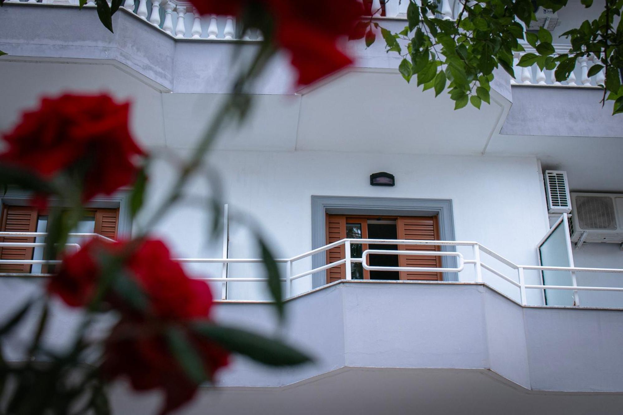 Hotel Fron ساراندا المظهر الخارجي الصورة