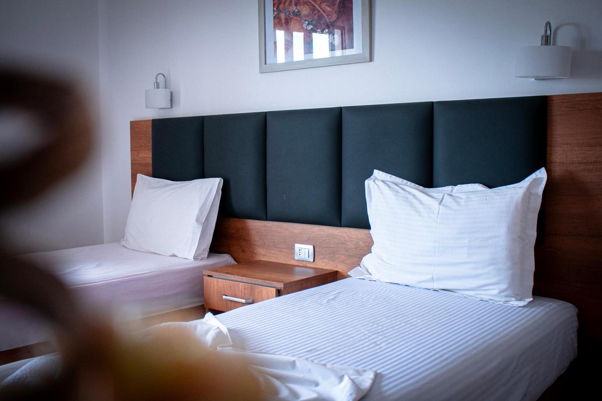 Hotel Fron ساراندا المظهر الخارجي الصورة