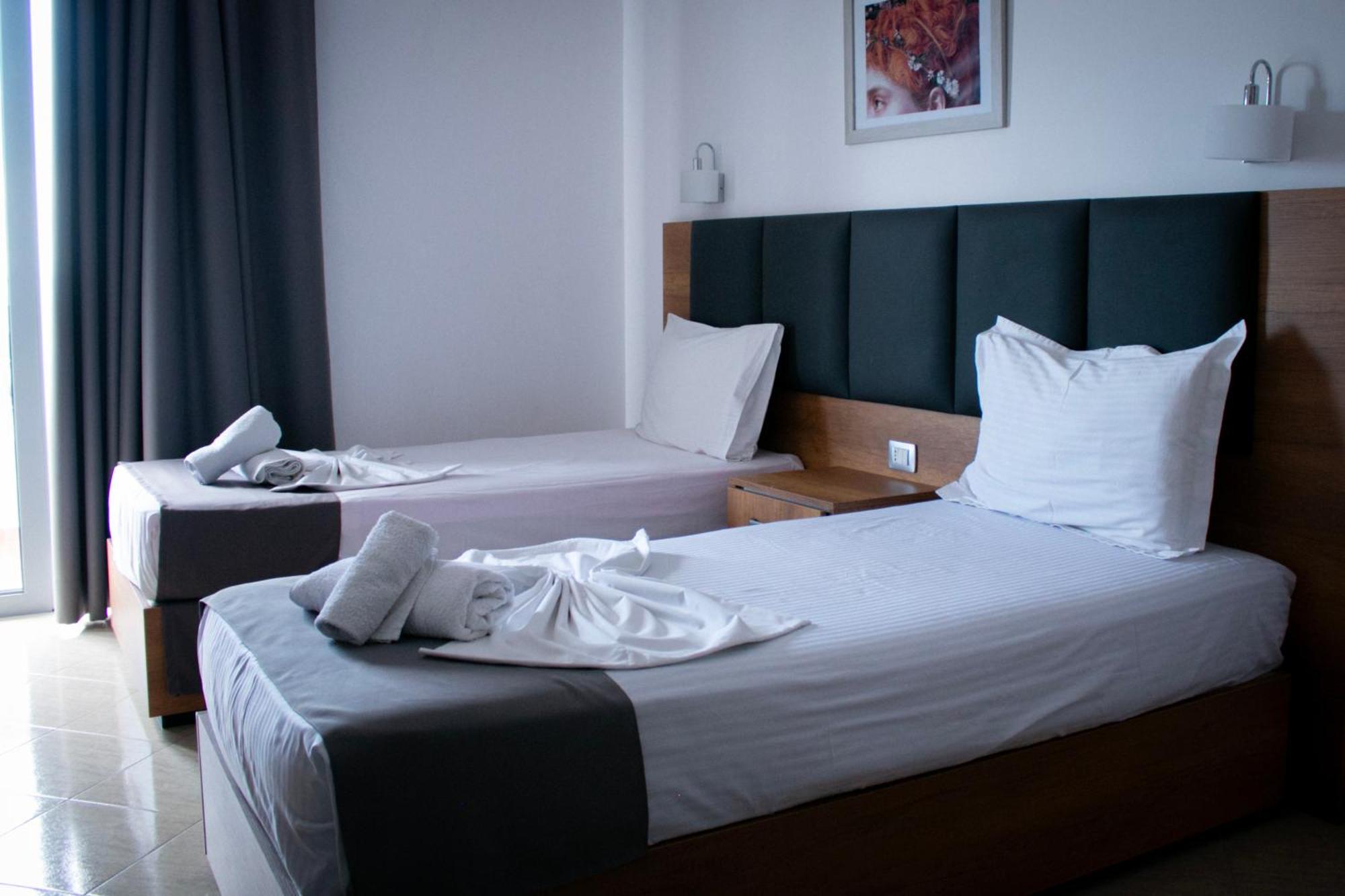 Hotel Fron ساراندا المظهر الخارجي الصورة