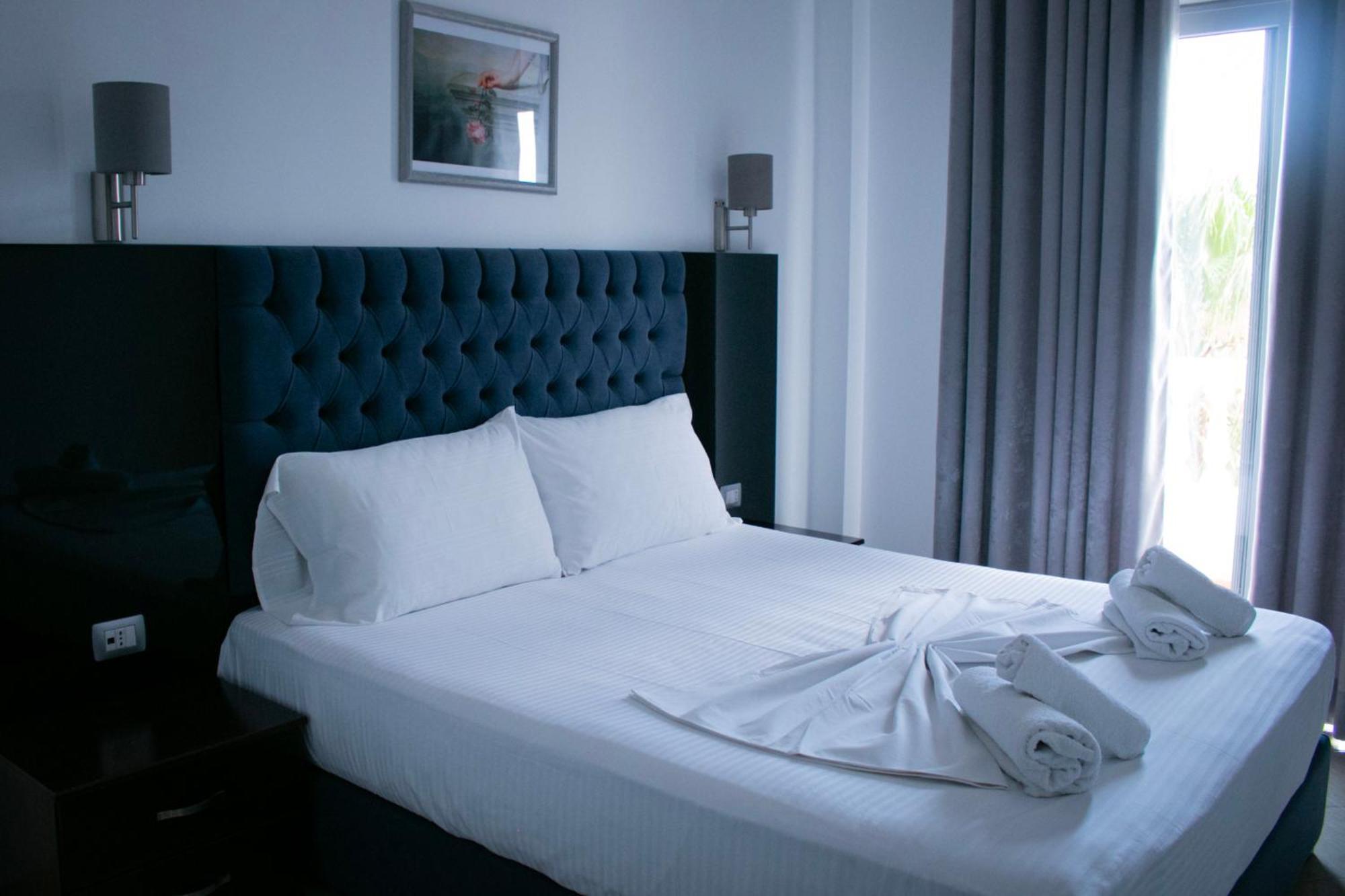 Hotel Fron ساراندا المظهر الخارجي الصورة