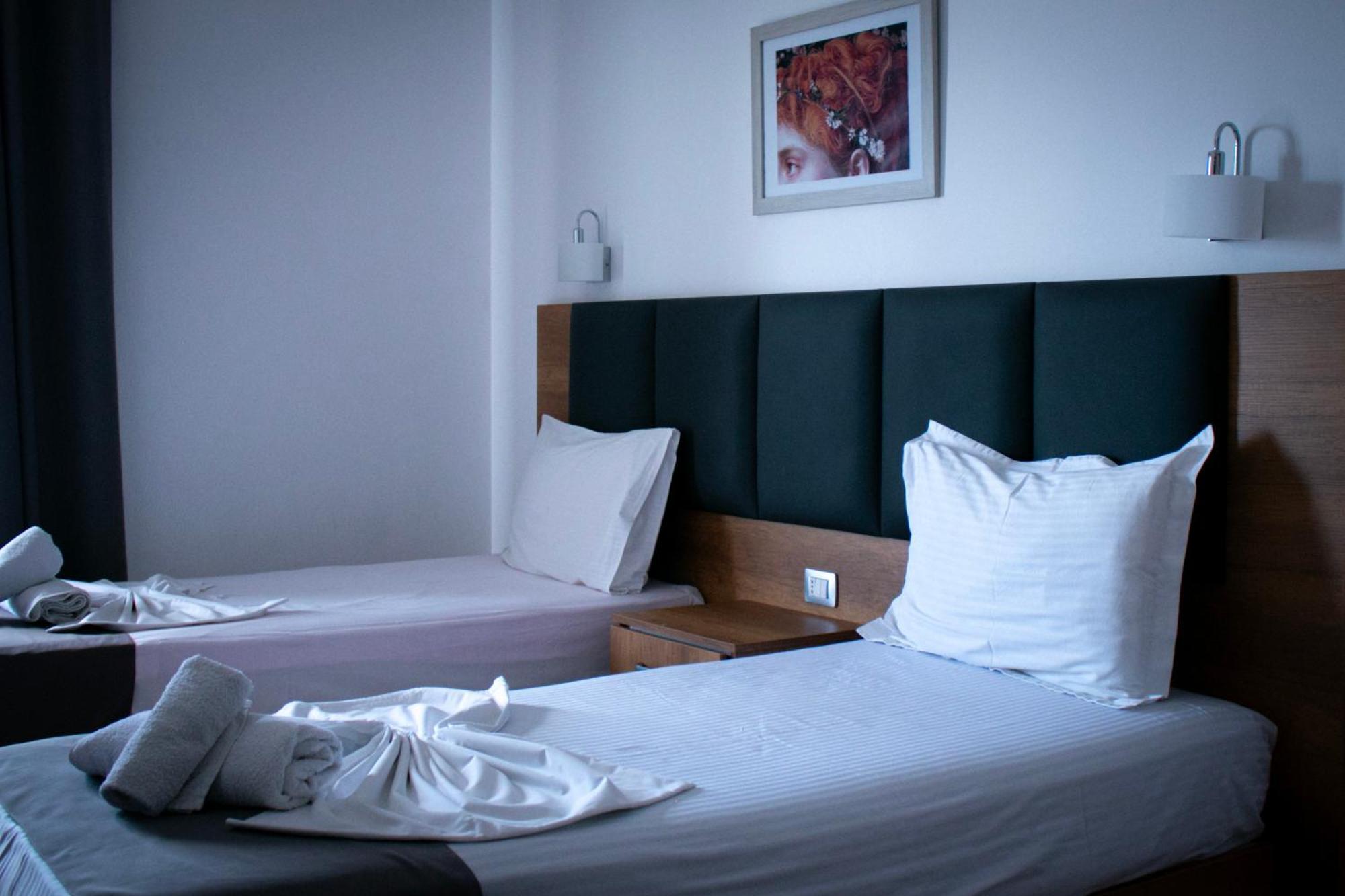 Hotel Fron ساراندا المظهر الخارجي الصورة