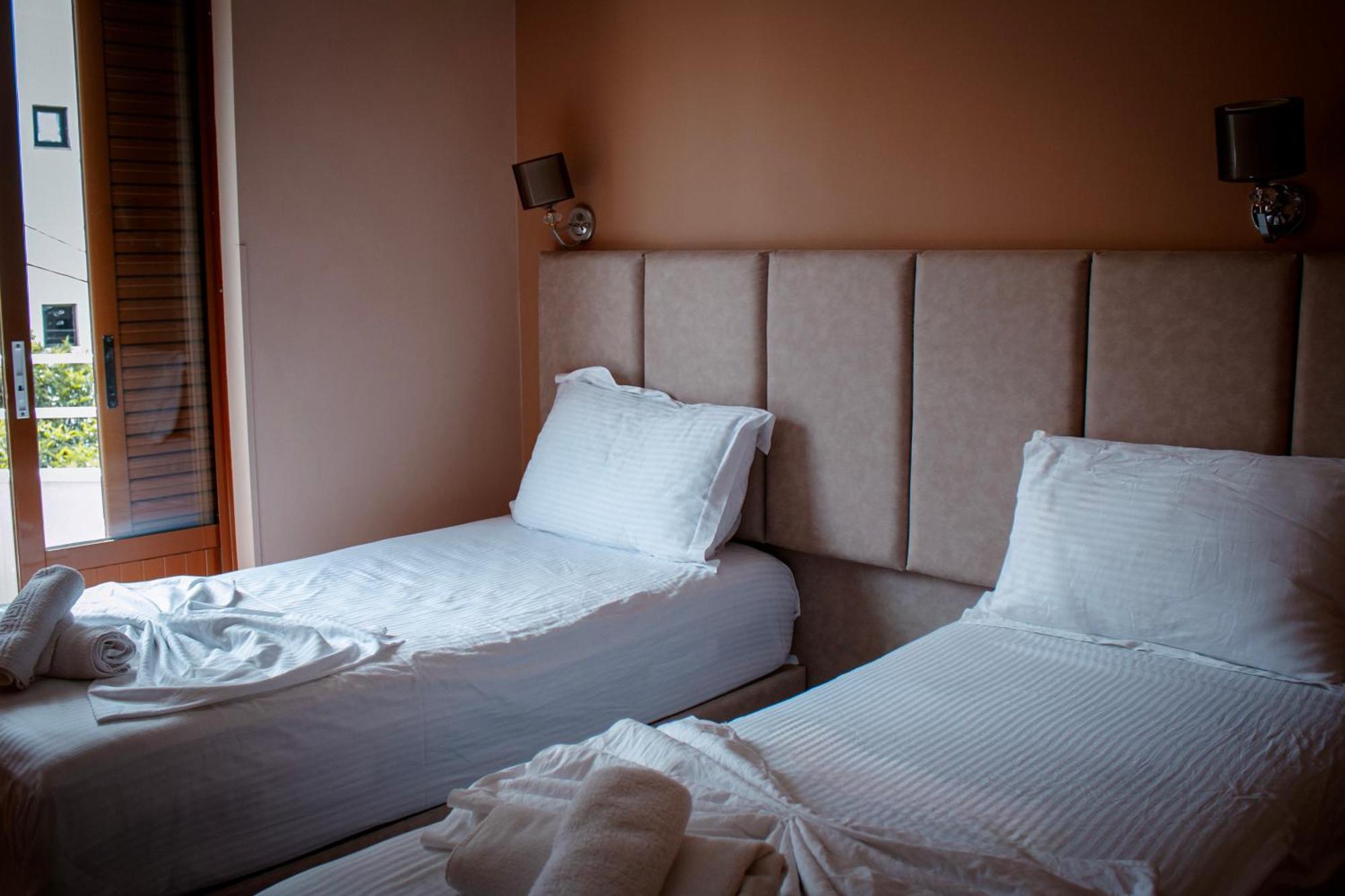 Hotel Fron ساراندا المظهر الخارجي الصورة
