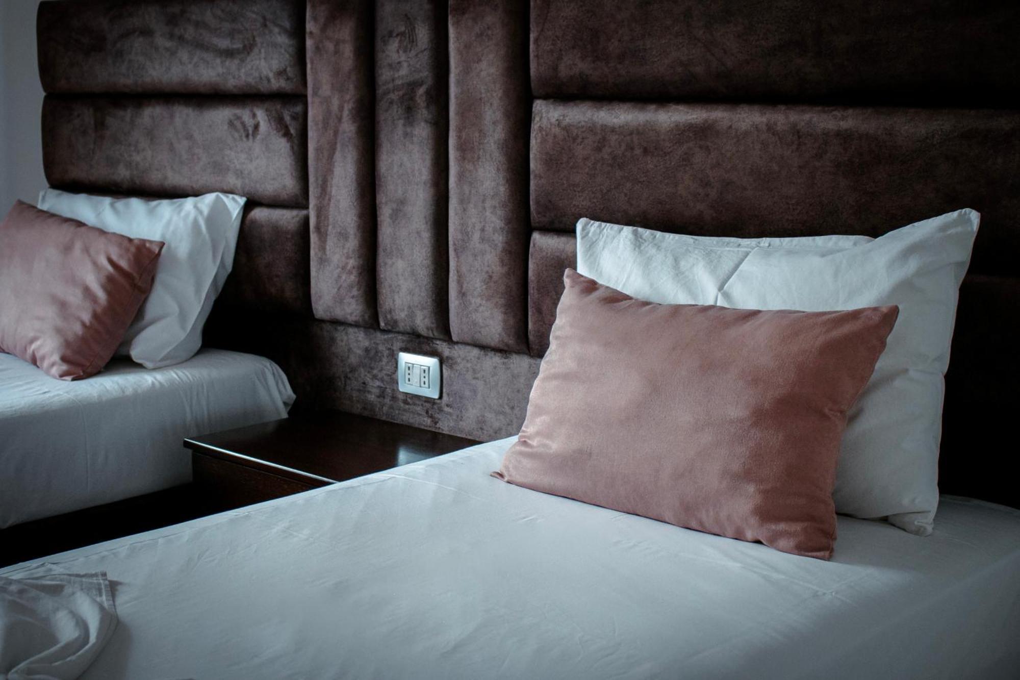 Hotel Fron ساراندا المظهر الخارجي الصورة
