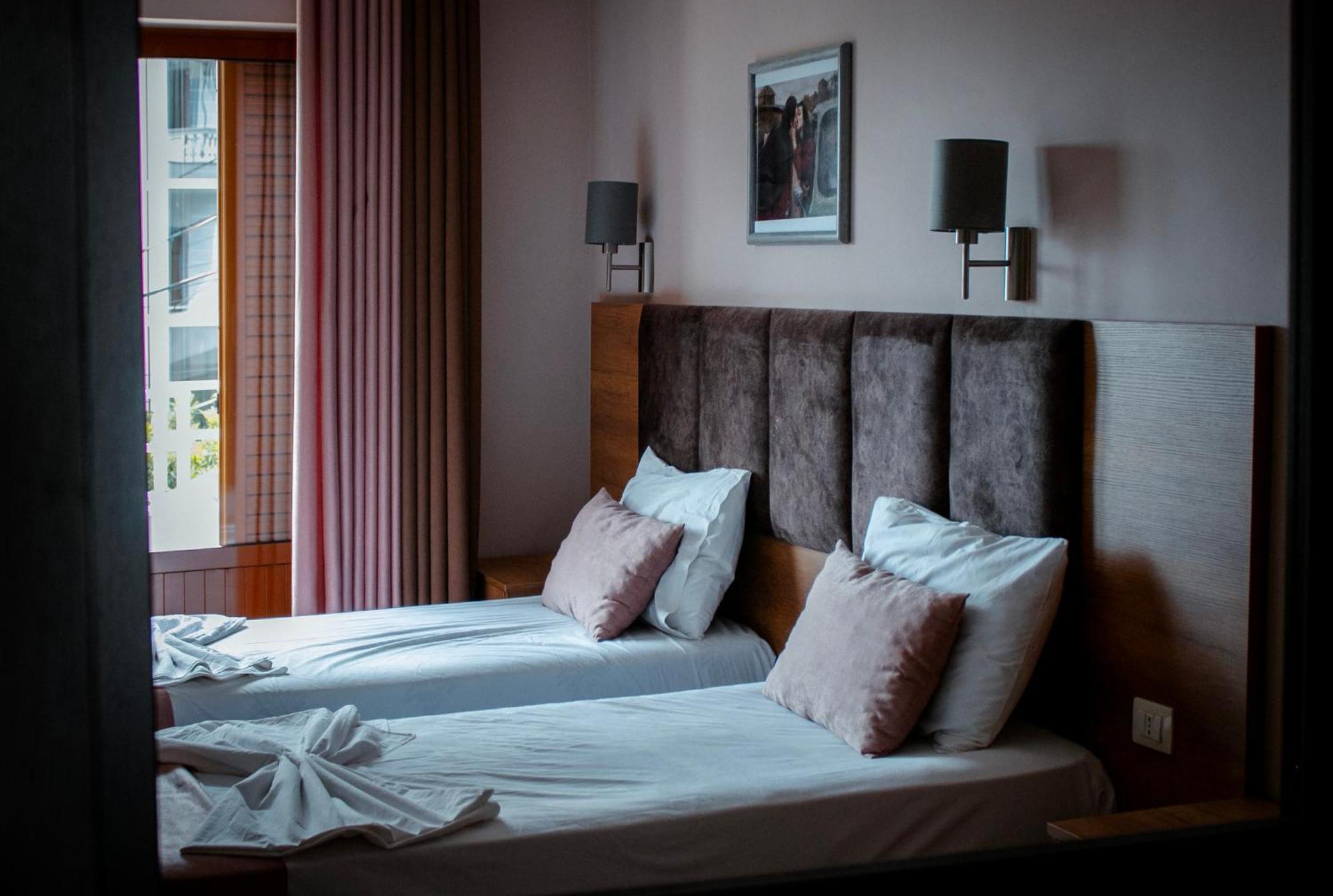Hotel Fron ساراندا المظهر الخارجي الصورة